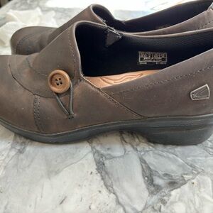 Keen dark brown slip on shoe size 9